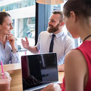 ¡Hablemos de negocios! Diálogo para practicar inglés